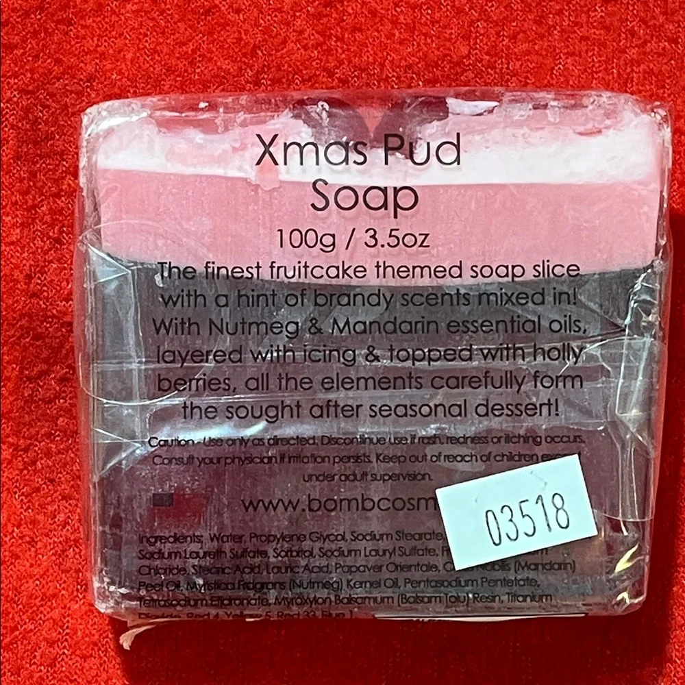 Bomb Cosmetics Xmas Pud Soap- decorative soap NEW